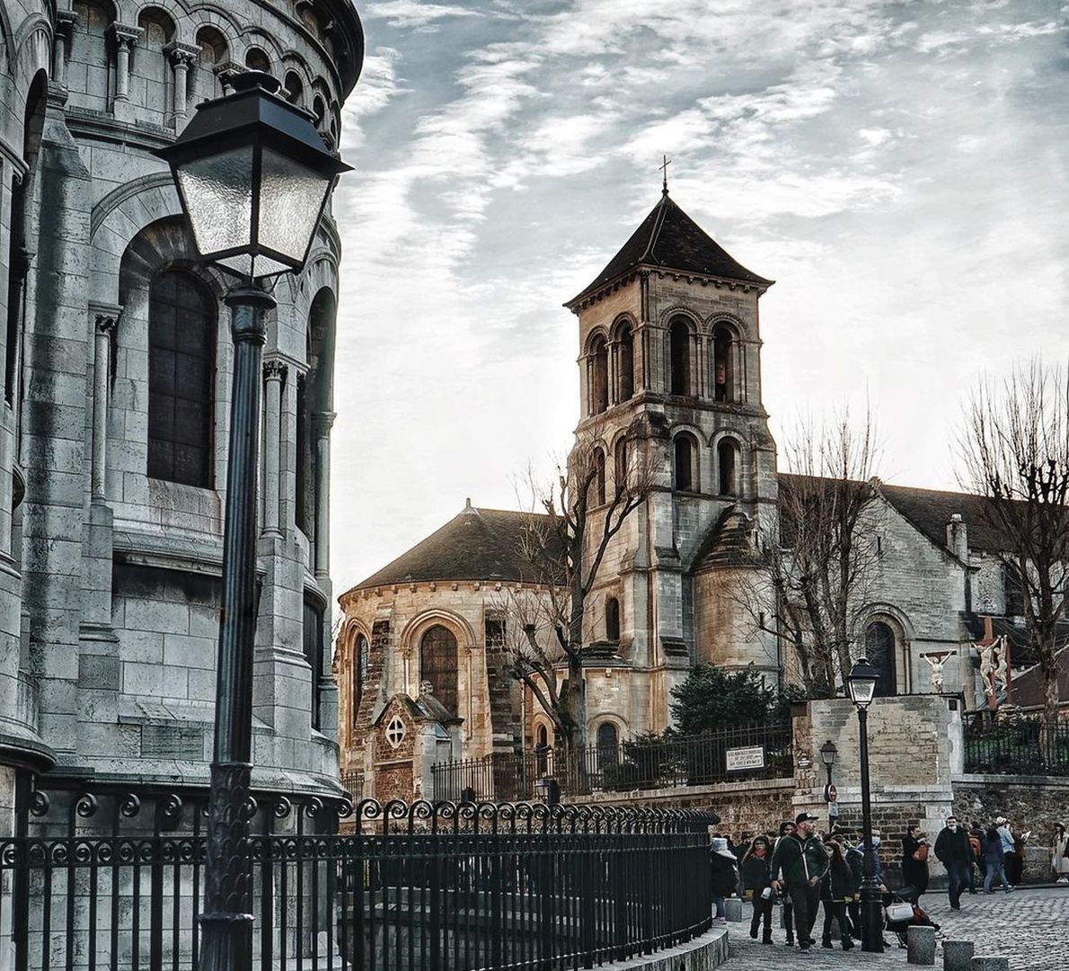 L’Église Saint-Pierre De Montmartre, Une Des Plus Anciennes églises De ...